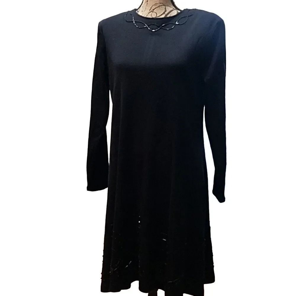Vintage Liz Claiborne dress. Beautiful detail by hand a great vintage find.size